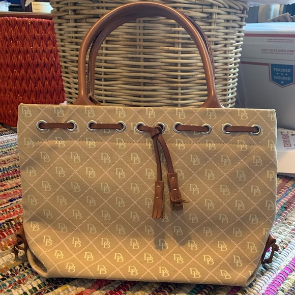 Dooney & Bourke Handbags - Dooney & Bourke bag